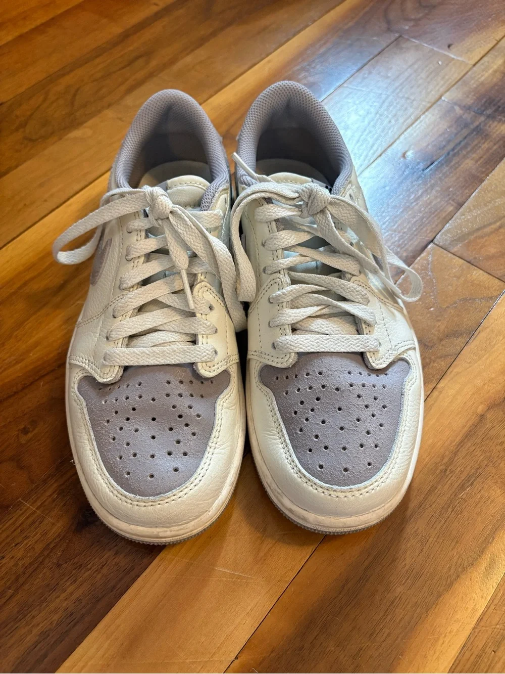 Air Jordan 1 Low OG In White and Light Purple